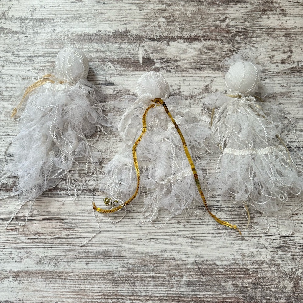 Shabby-Chic Lace Ghosts Set of 3